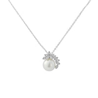 Daisy Pearl Necklace