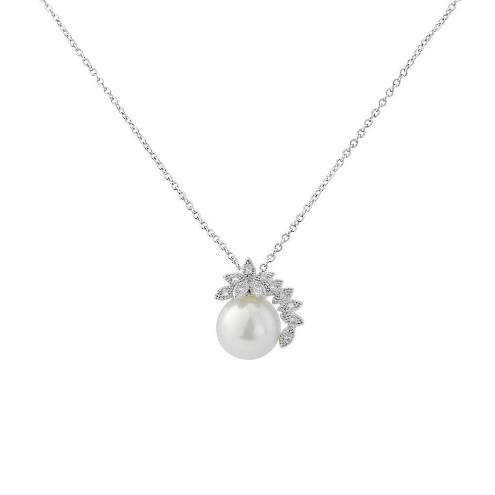 Daisy Pearl Necklace