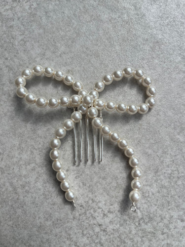 Small Pearl Bow Comb