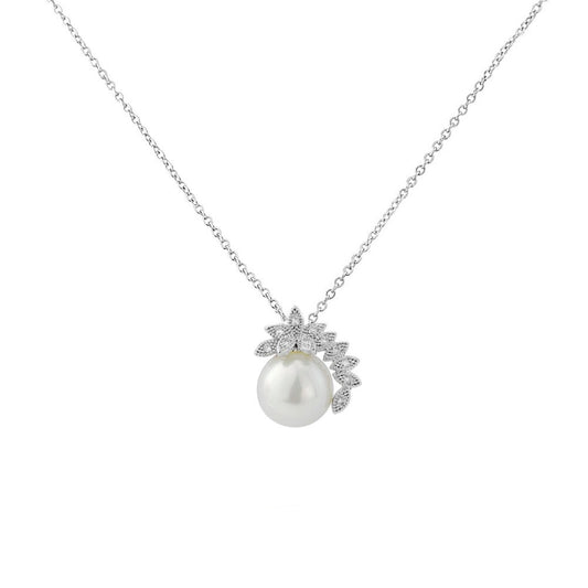 Daisy Pearl Necklace
