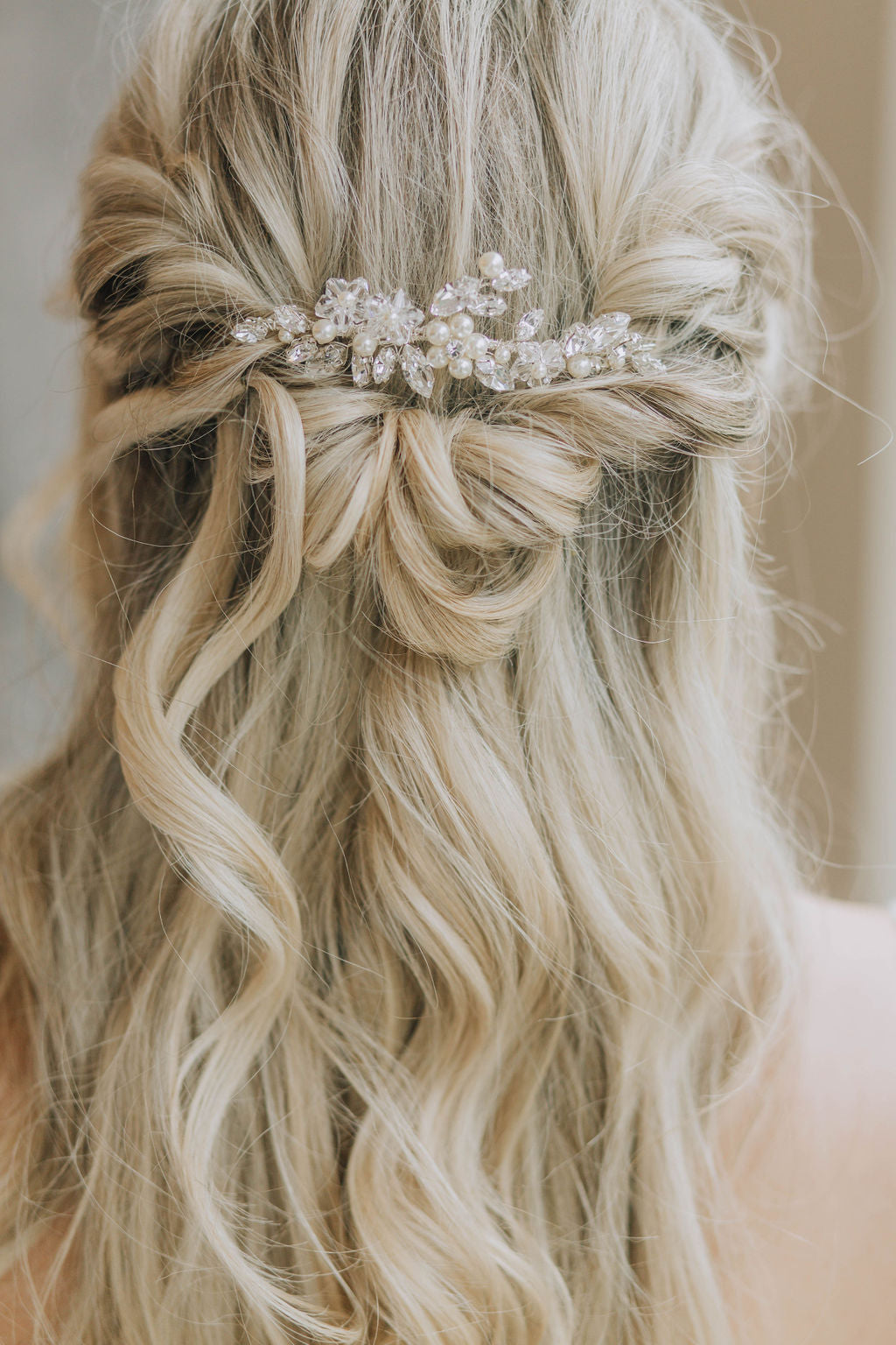 Pearl Blossom Veil Comb